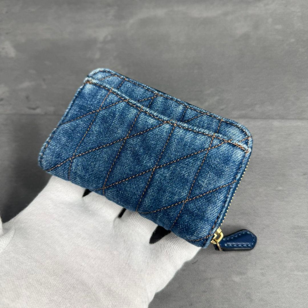 ★未使用品★COACH デニム キルティング ラウンドジップ マルチケース