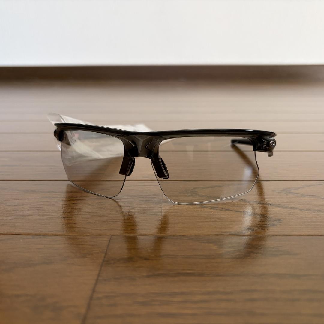 オークリー　BiSphaera　調光レンズ　clear to black