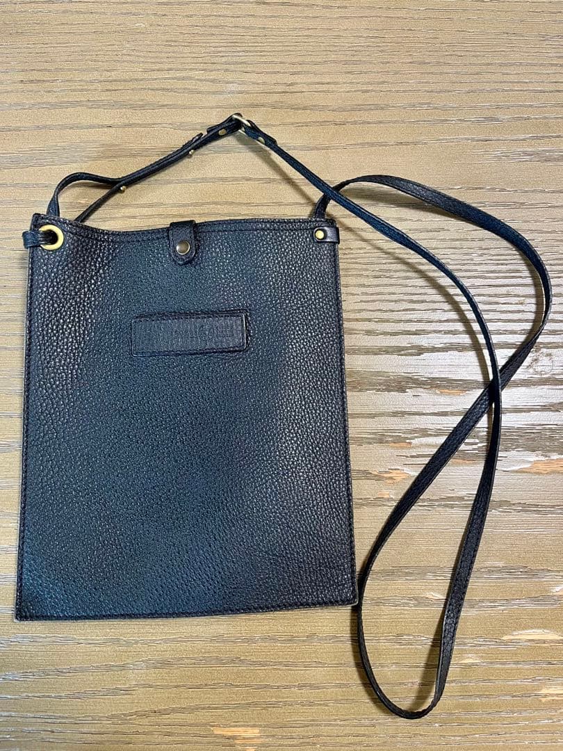 Felisi フェリージ レザー サコッシュ 黒