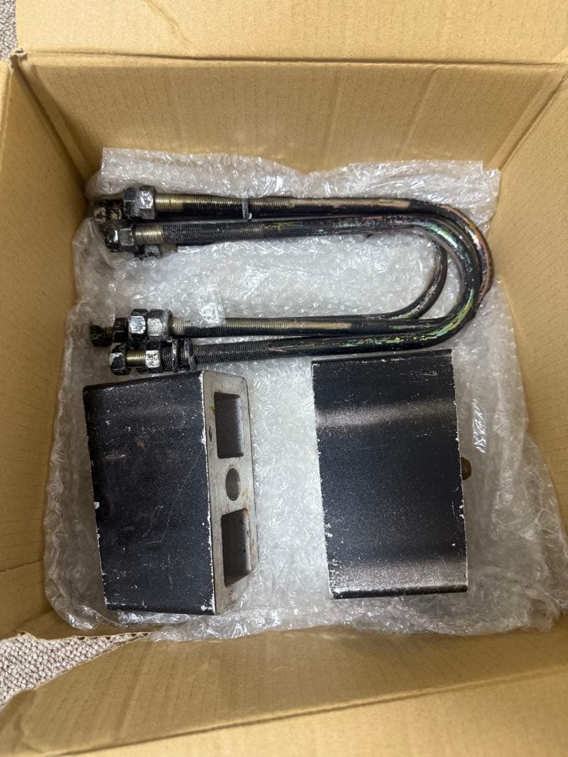 ハイラックス　rzn152 角度付き3インチローダウンブロック