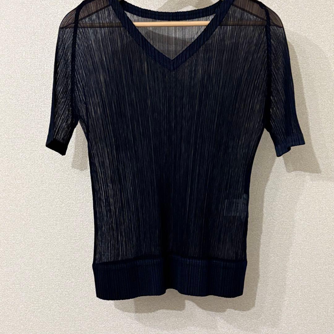PLEATS PLEASE ISSEY MIYAKE シアー Vネック 半袖