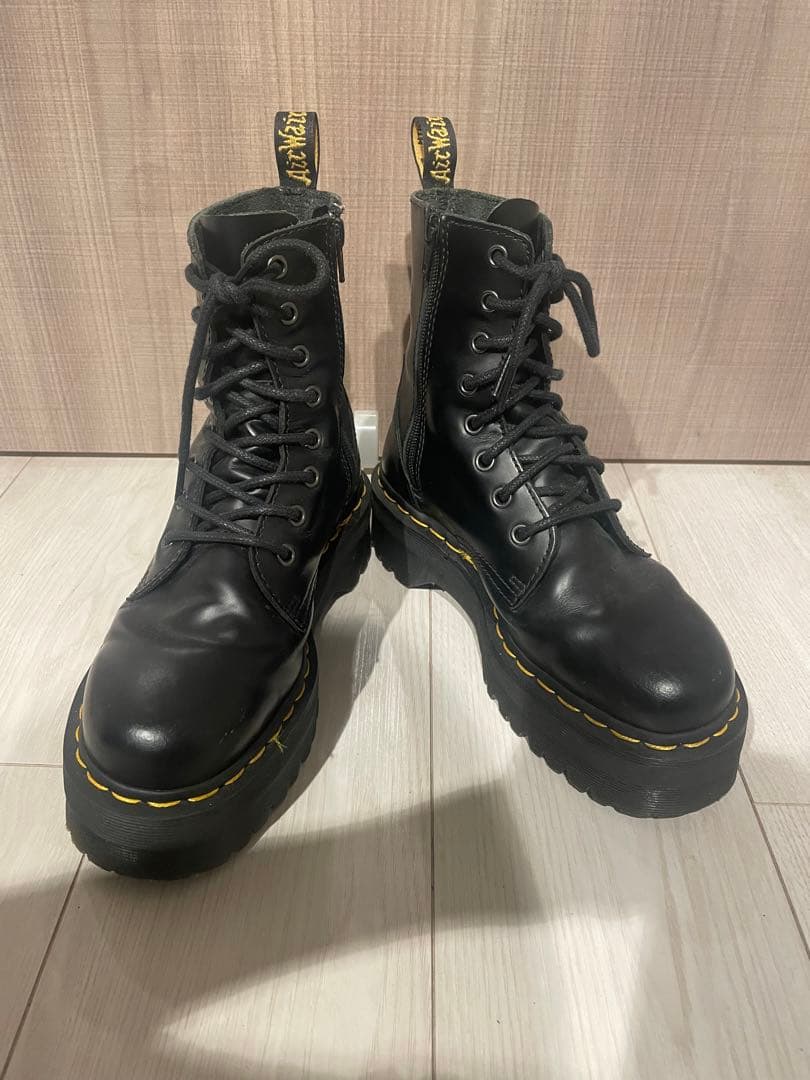 厚底Dr.Martens 8ホールブーツ