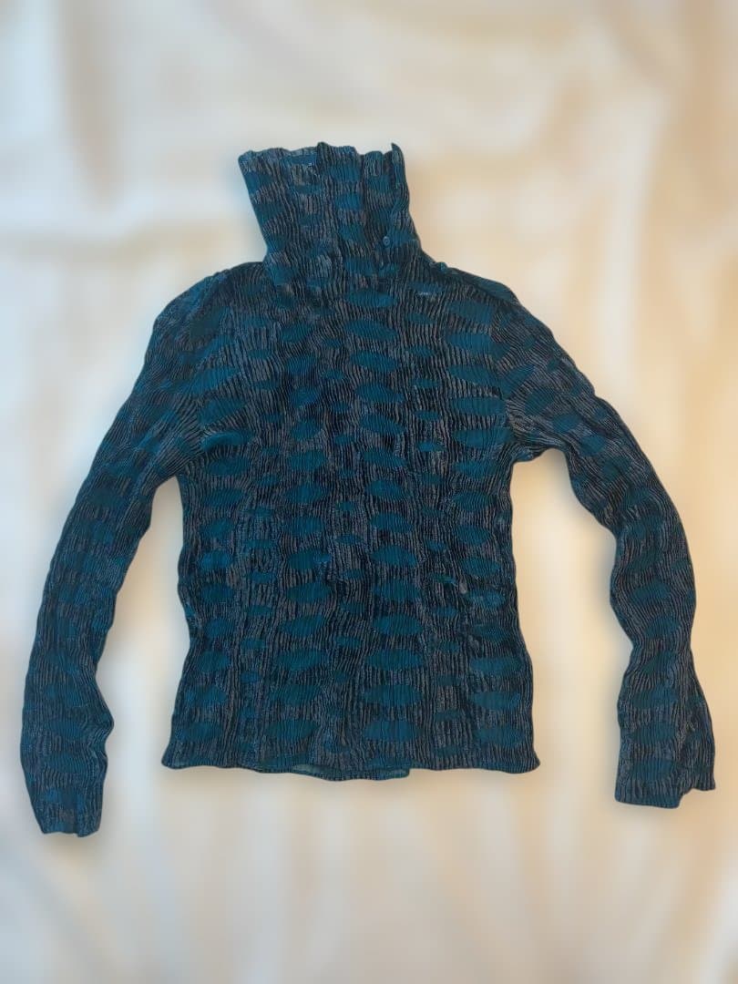 ISSEYMIYAKE FETE pleated top ブルードット模様