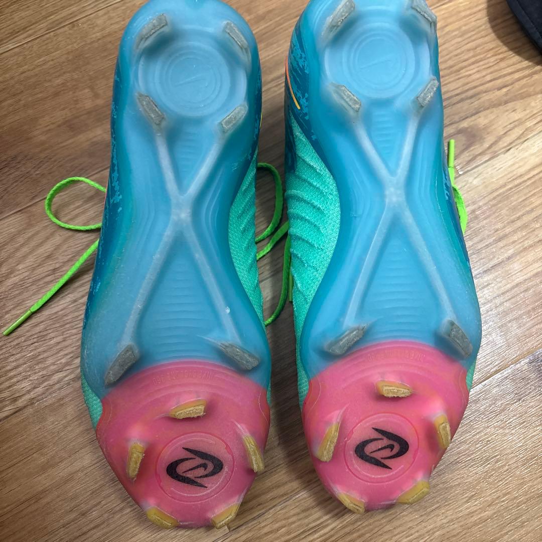 Nike サッカースパイク ファントン