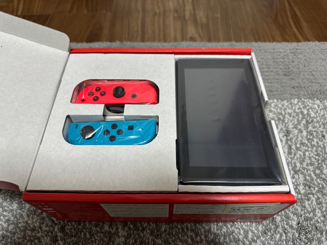 【新品未使用】Nintendo Switch 青/赤 ジョイコン 本体