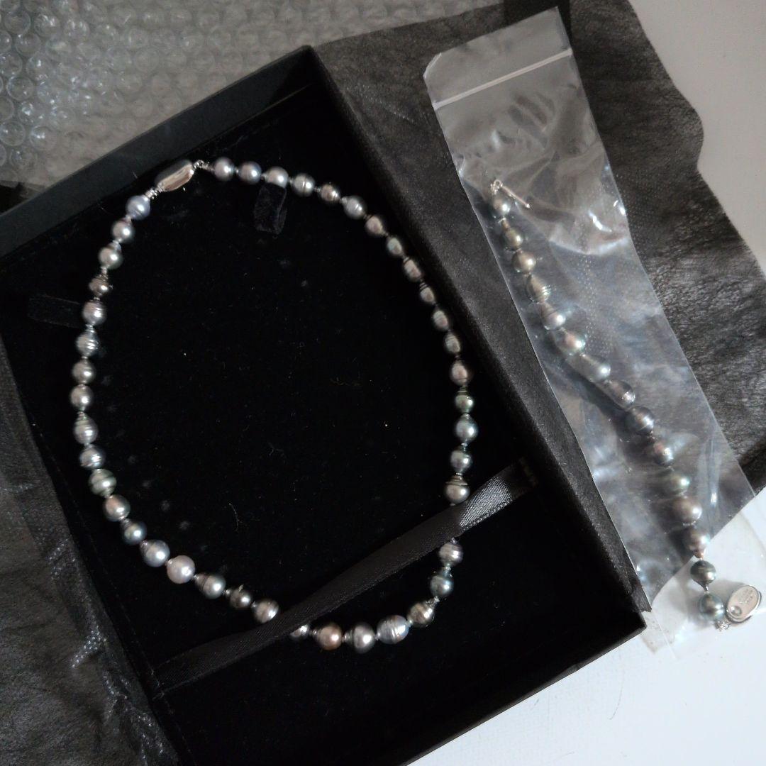 グレー系バロックパールネックレス