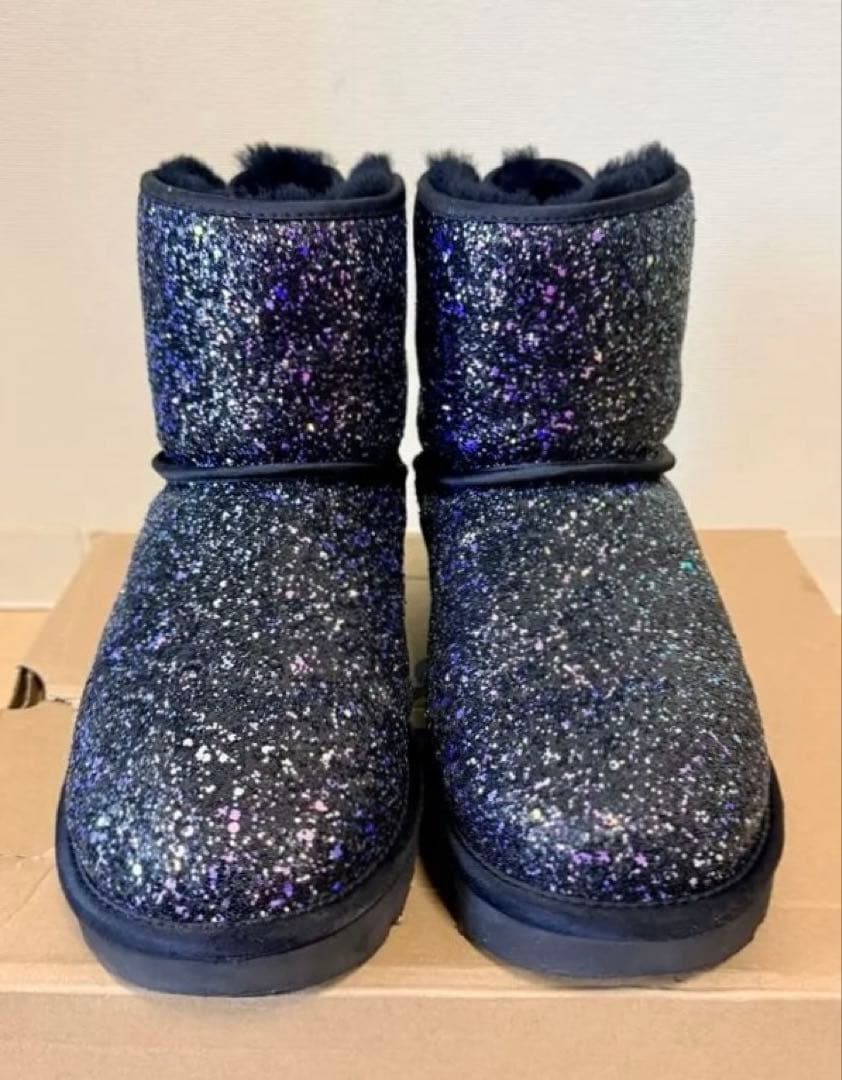 美品UGG Classic Mini Bow Glitter ブラック　サイズ9