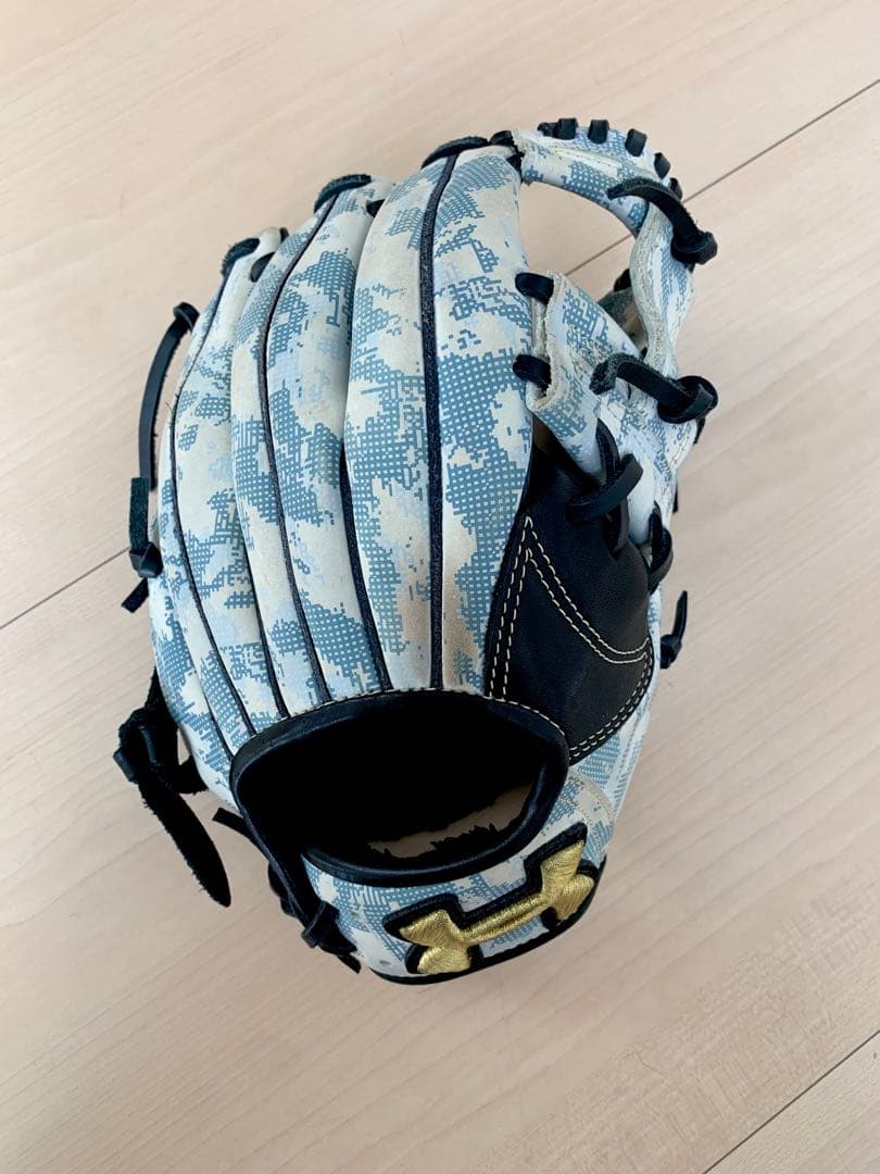 軟式グローブ アンダーアーマー