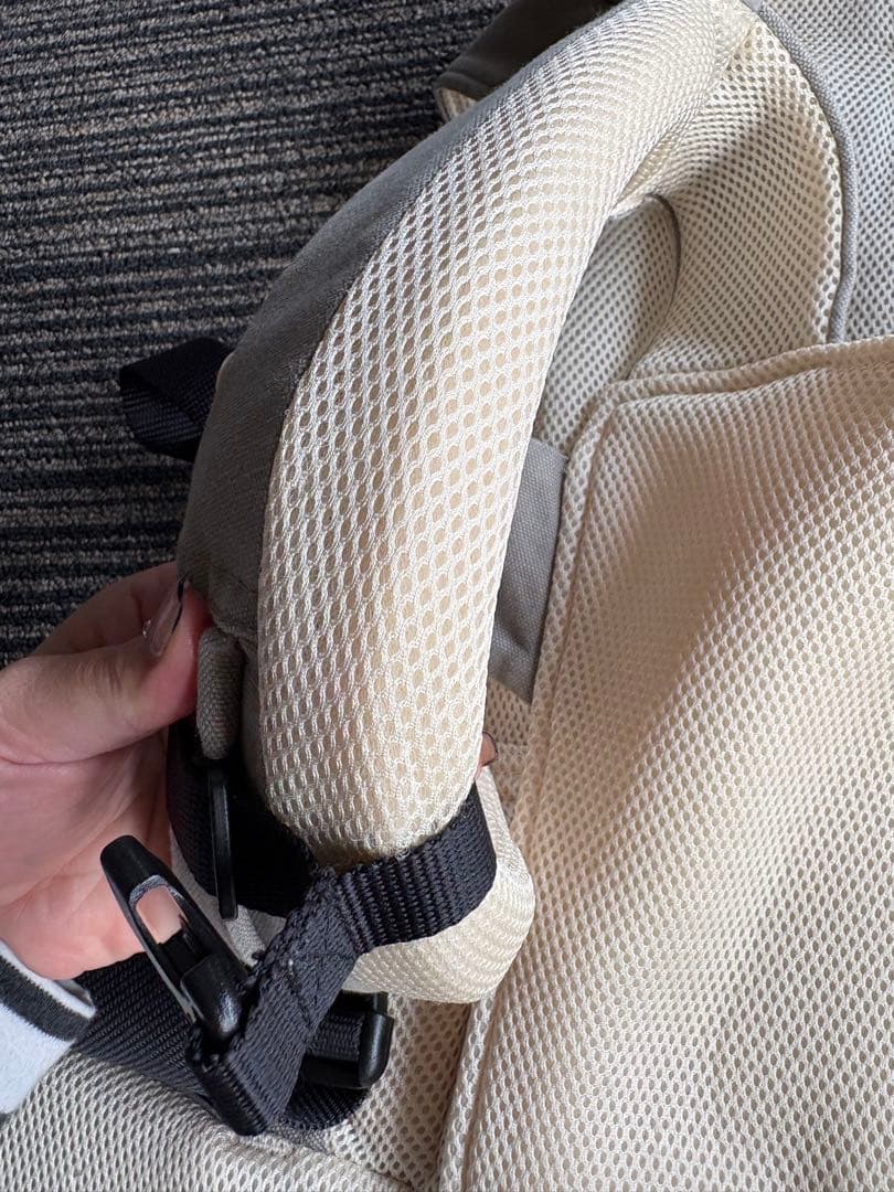 【美品】CUSE BERRY NICO 抱っこ紐 グレージュ