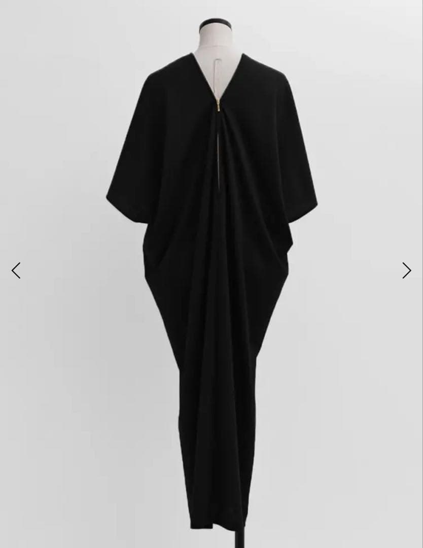 今期【新品タグ付】YAMADAYA ファスナーネックワンピース AgaBLACK