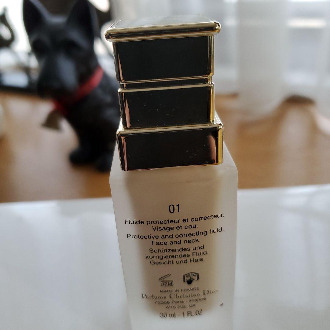 化粧下地 Dior Prestige Light-In-White