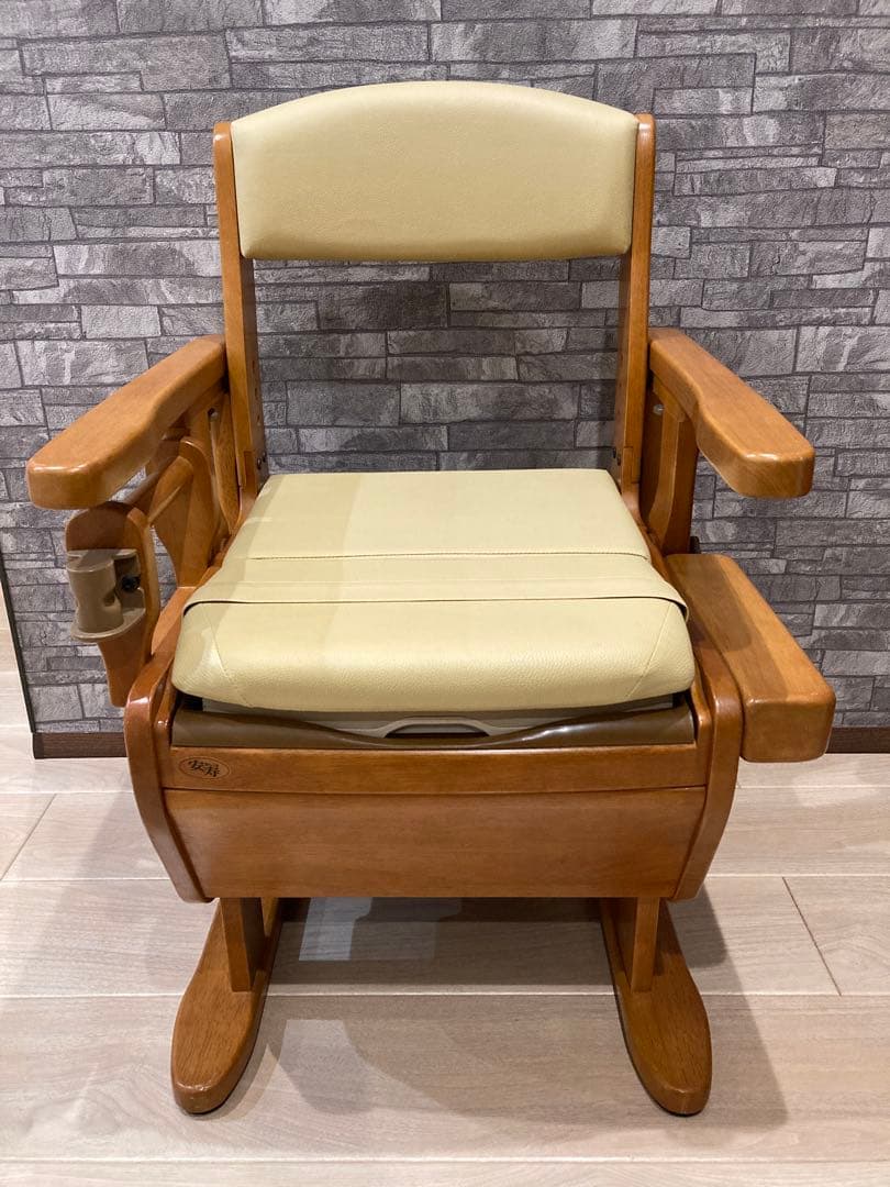 木製ポータブルトイレ アームレスト付き