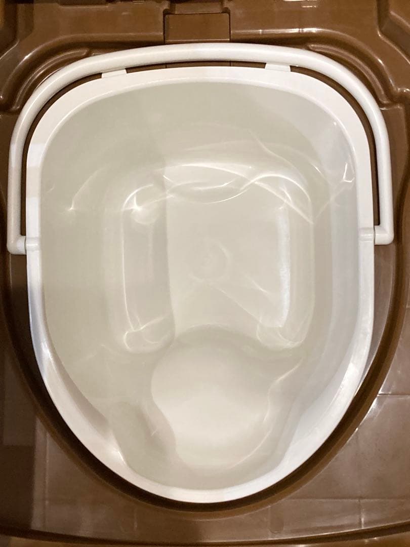 木製ポータブルトイレ アームレスト付き