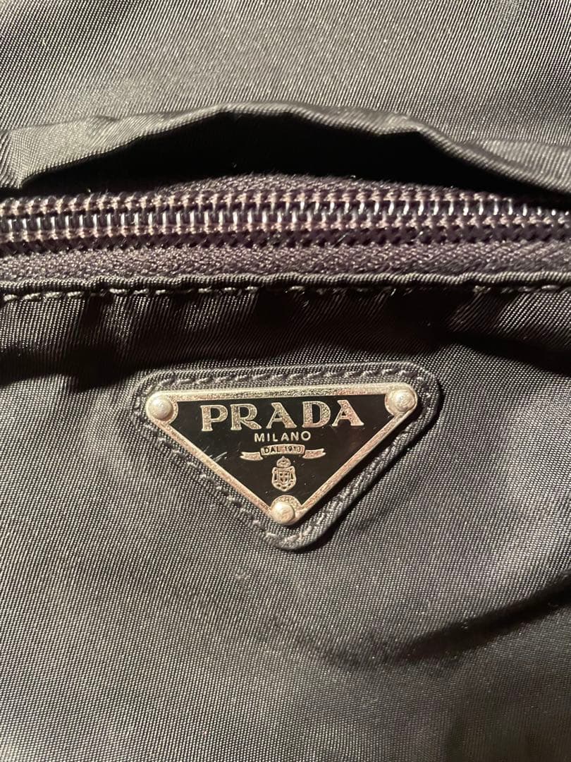 PRADA −プラダ ボディバッグ