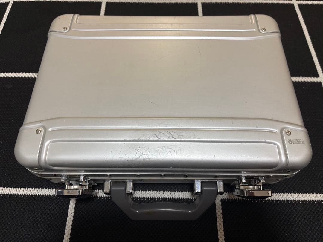 Zero Halliburton ゼロハリバートン　アタッシュケース アルミ