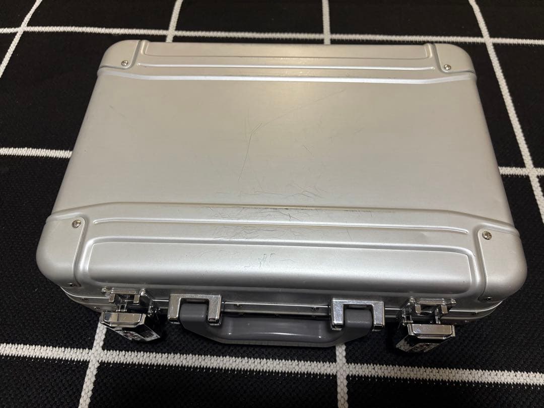 Zero Halliburton ゼロハリバートン　アタッシュケース アルミ