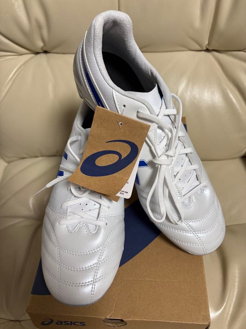 ❤️新品 未使用 タグ付き asicsサッカースパイク 27.5㎝