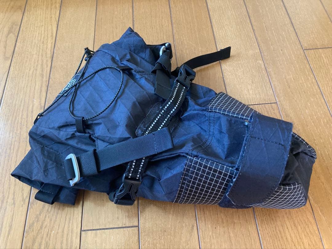 ロウロウマウンテンワークス サドルバッグ ブルーラグ サーリー アウターシェル