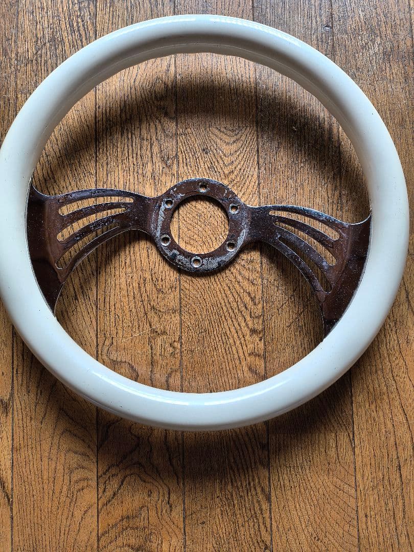 junis ホワイト ステアリング　バタフライ　旧車