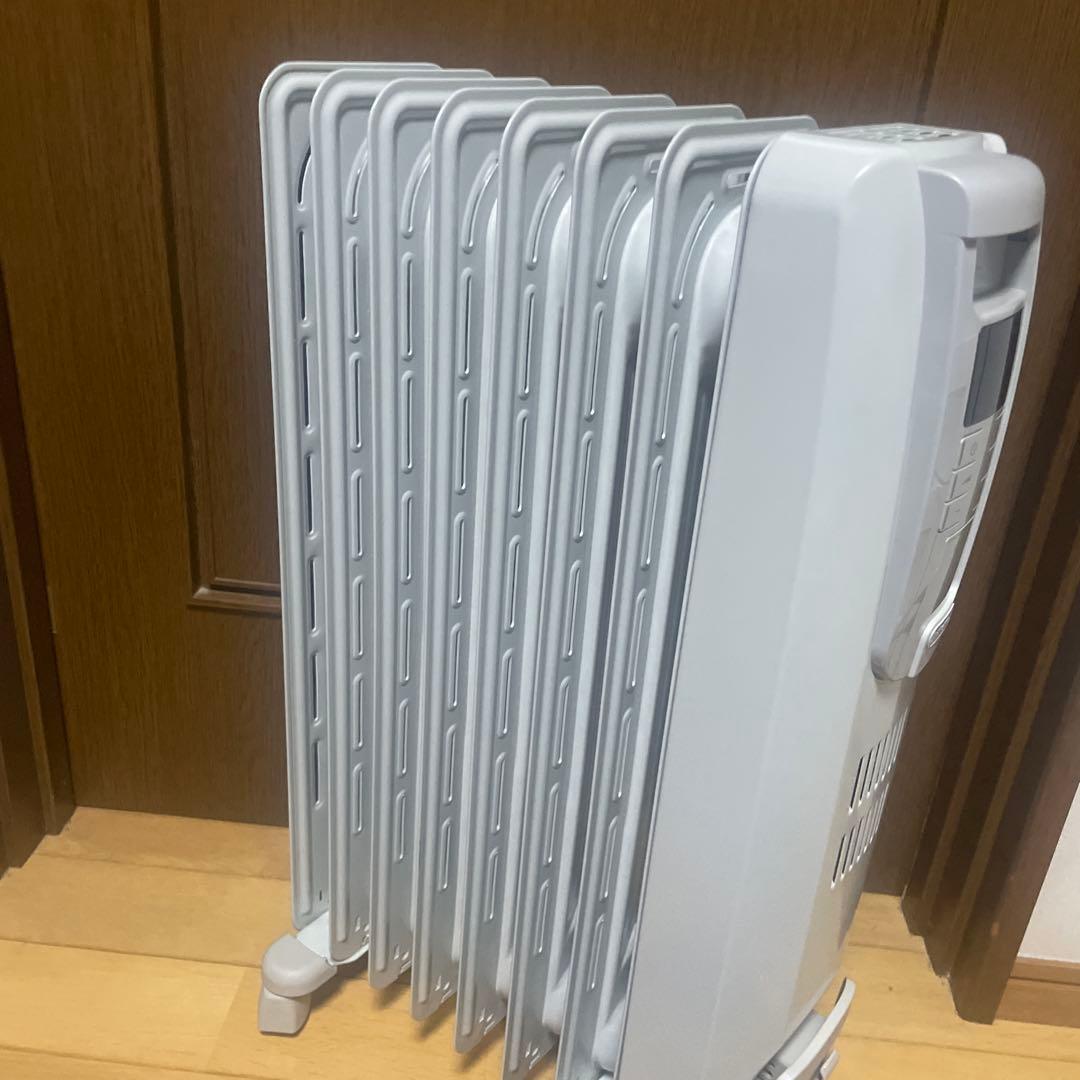 DeLonghi デジタルオイルヒーター KHD410812-GC