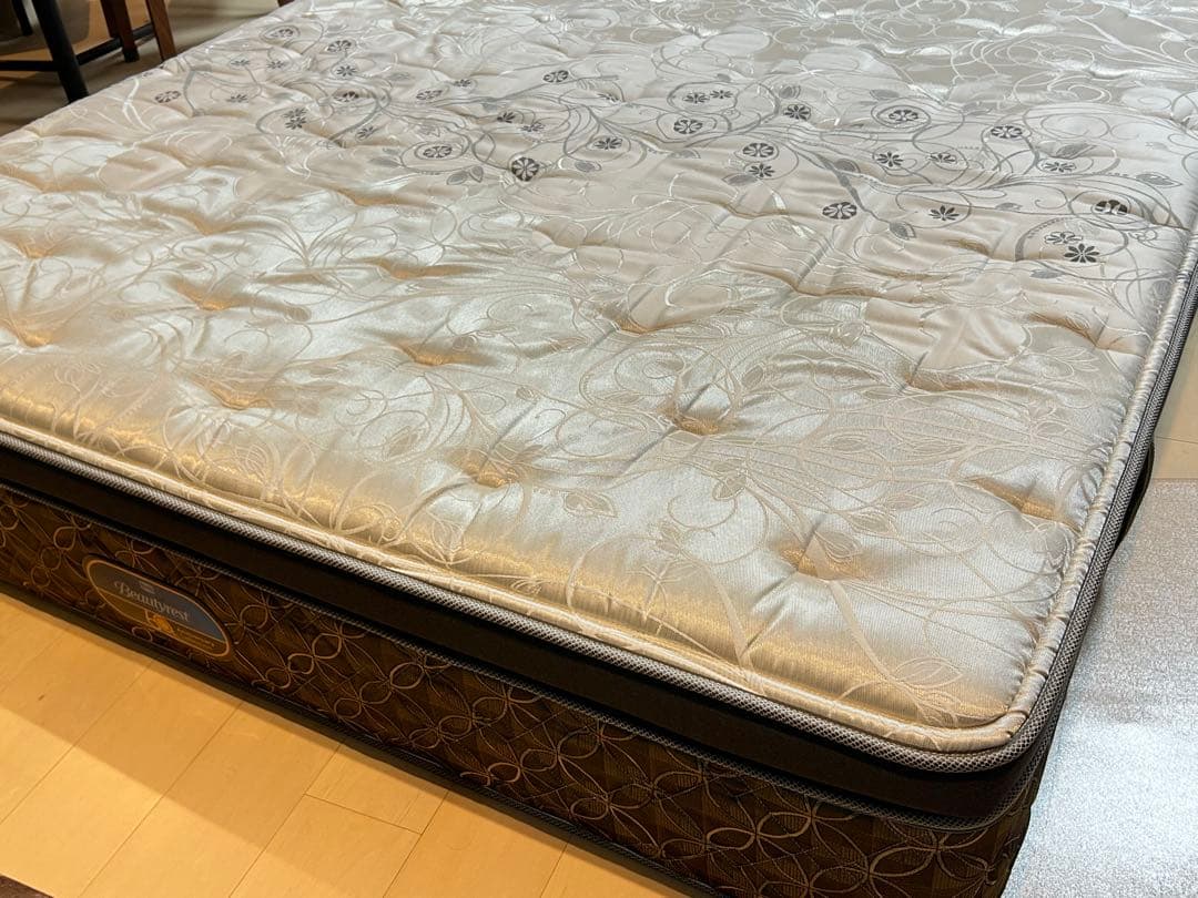 【Jason 様限定】ほぼ新品シモンズ　キングサイズマットレスフレーム