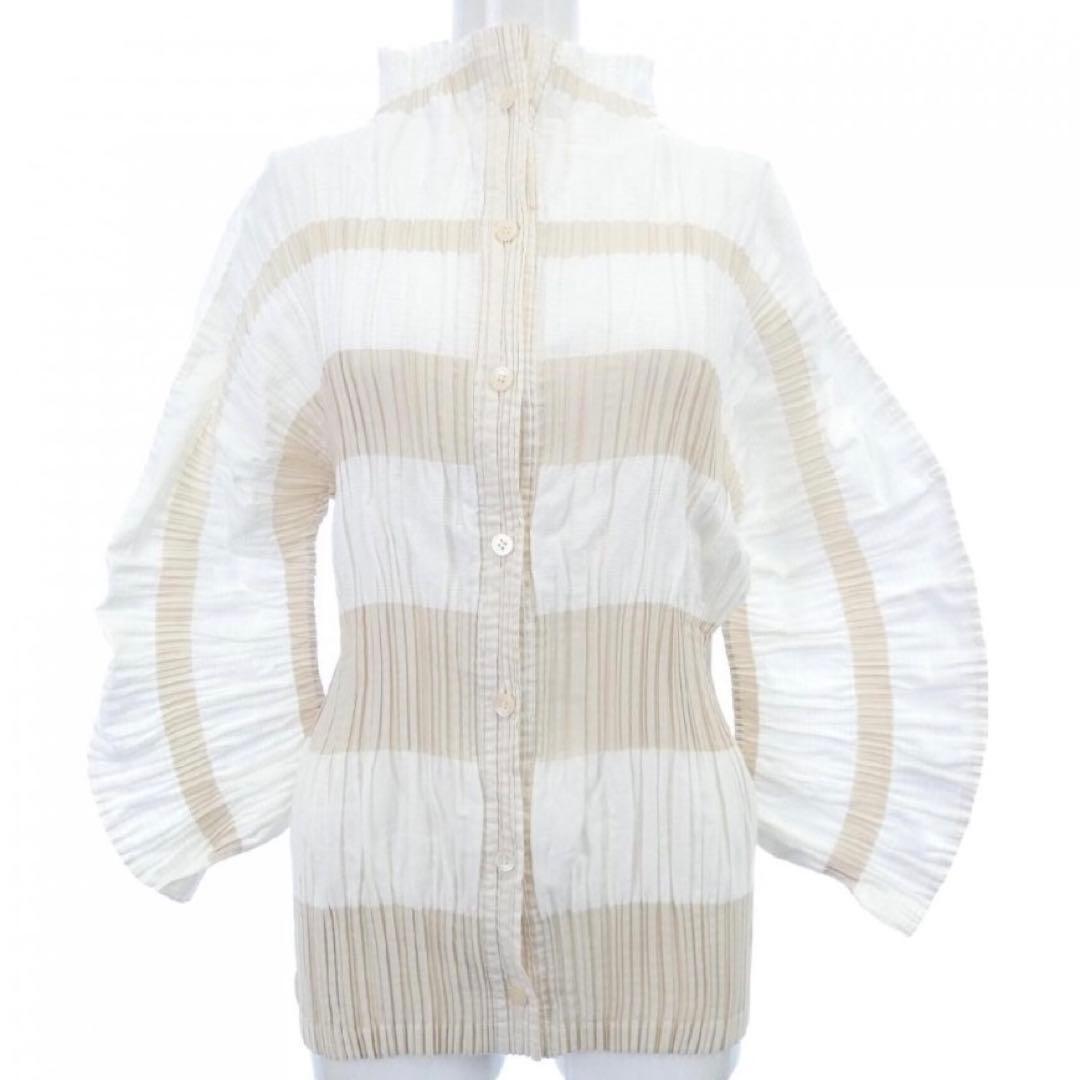ISSEY MIYAKE バルーンスリーブ　プリーツ加工の長袖シャツ