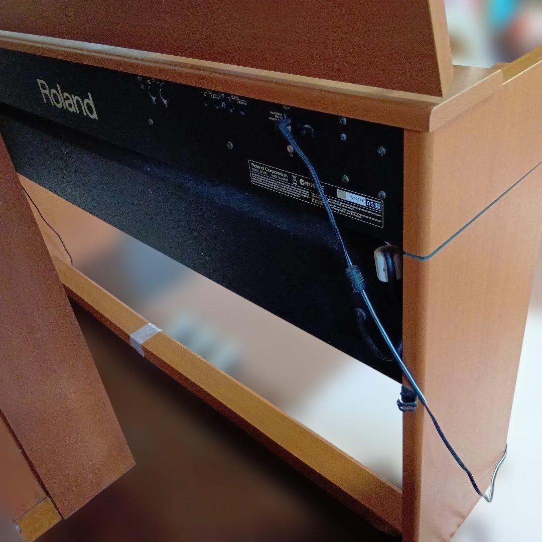 送料込み！Roland 電子ピアノ 木目調