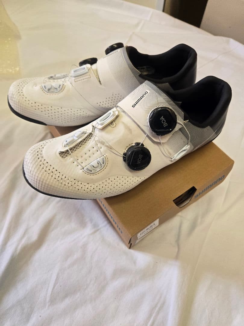 シマノ　ビンディングシューズ　SH-RC702