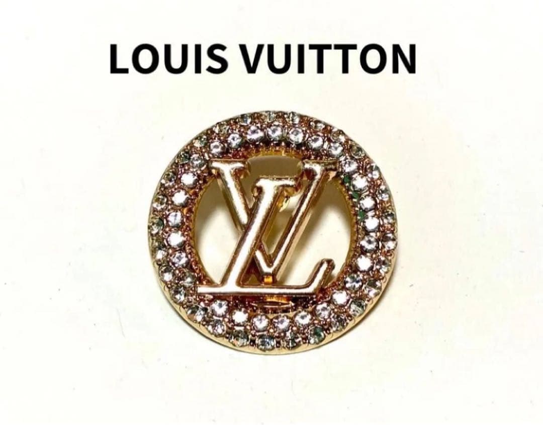 LOUIS VUITTON ロゴブローチ