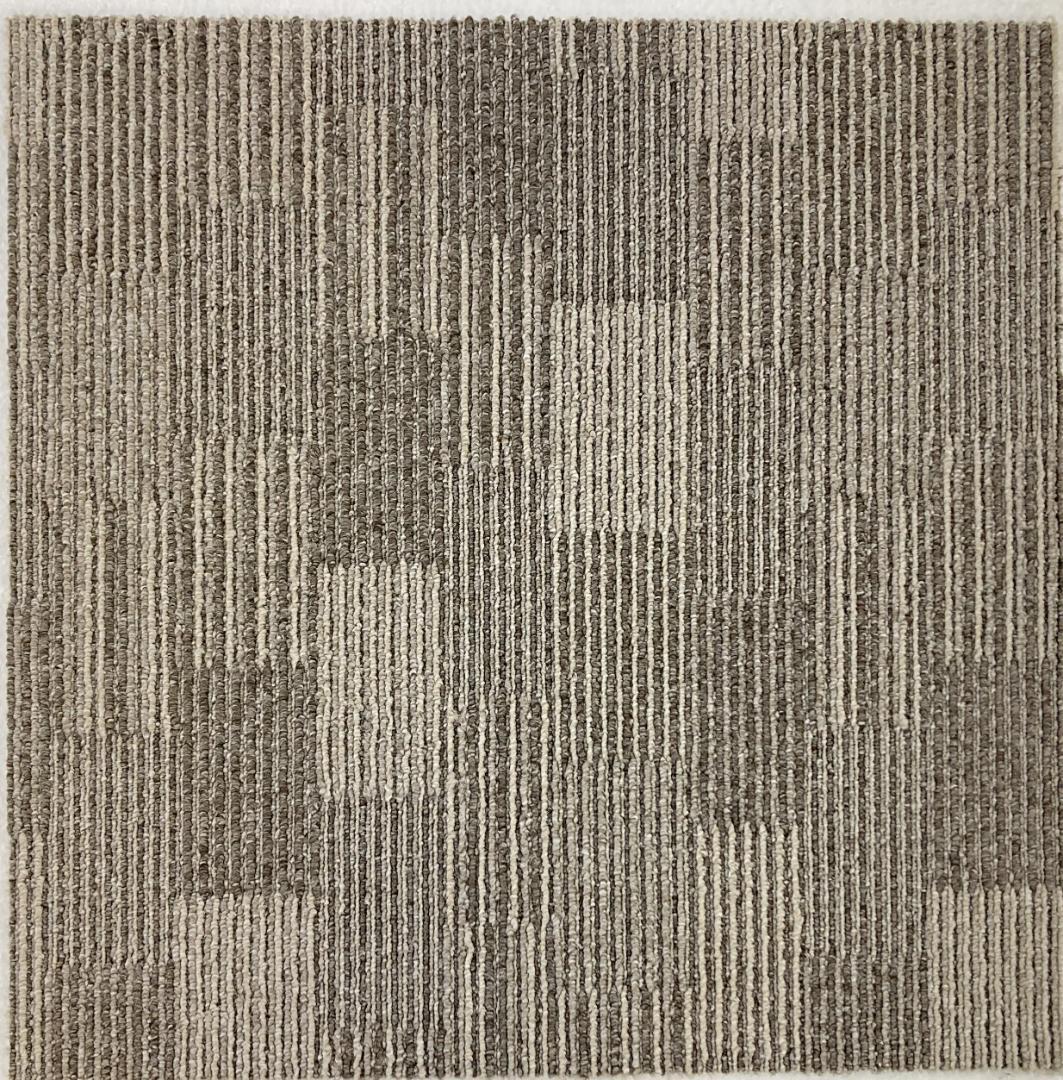 シロ♪　タイルカーペット　３６枚 新品・未使用　国内メーカー