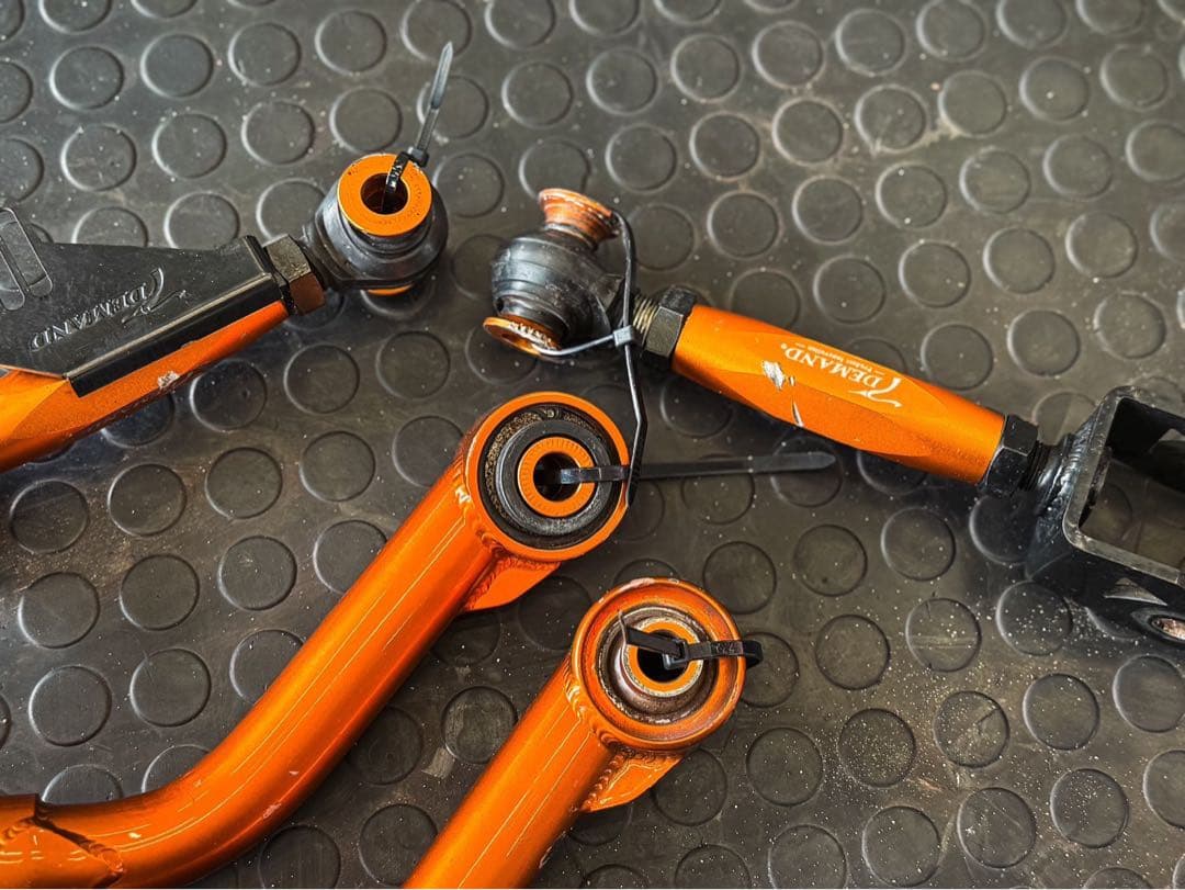 まる T-DEMAND IS リアアッパーアームSET