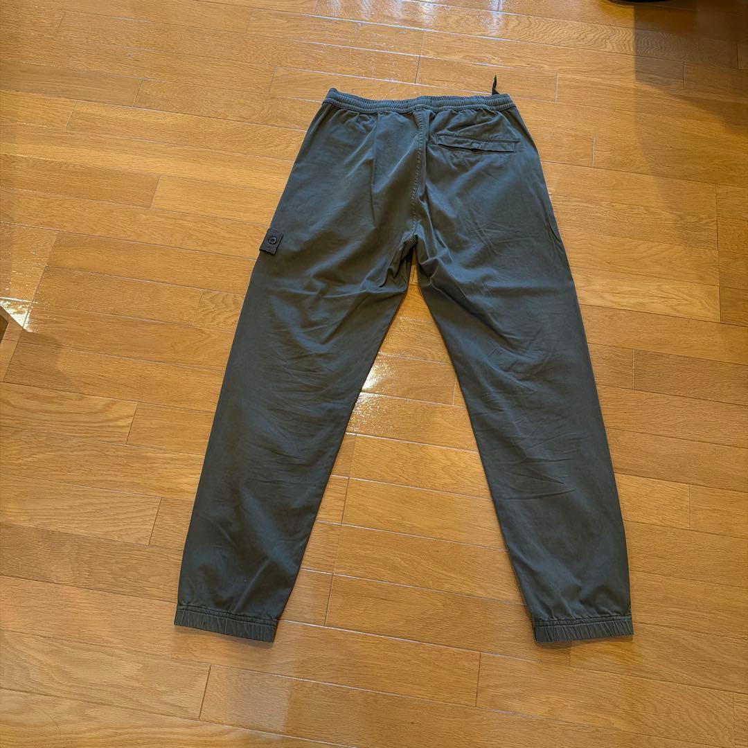 ストーンアイランドゴースト　 オリーブグリーン パンツ