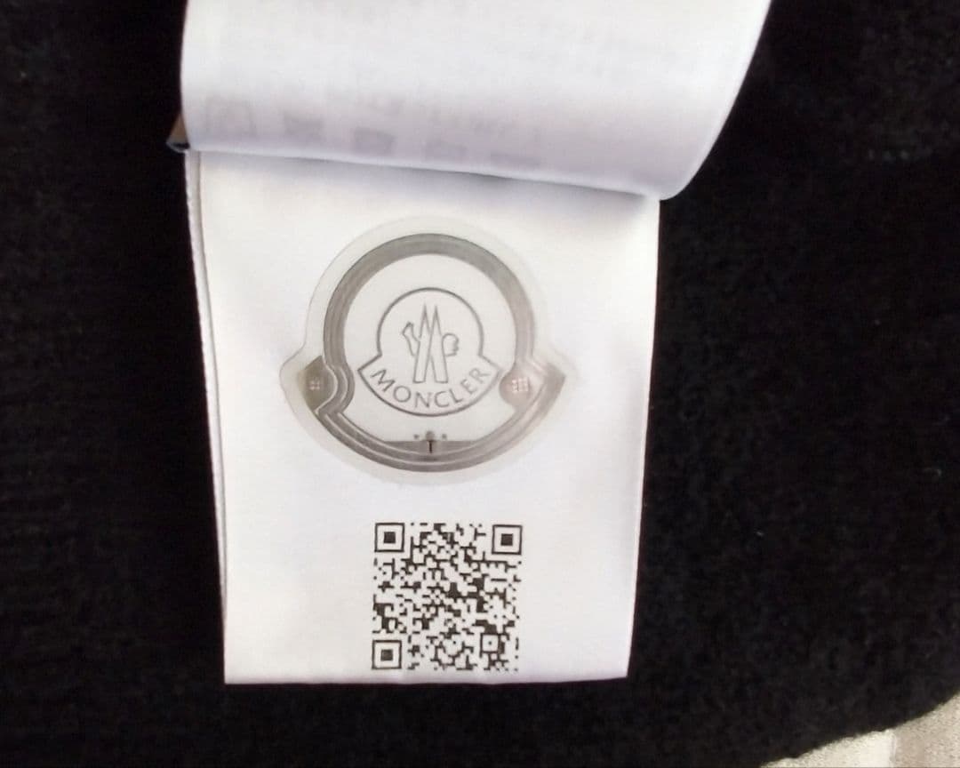 MONCLER ニット帽 ネイビー【美品】