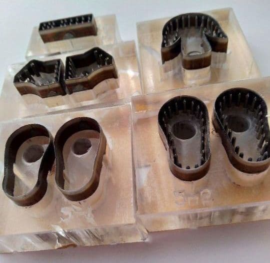 縫い穴付き　ミニチュア　シューズの抜き型　パンチ型紙レザークラフトハンドメイド