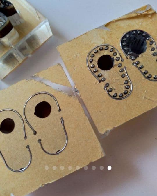 縫い穴付き　ミニチュア　シューズの抜き型　パンチ型紙レザークラフトハンドメイド