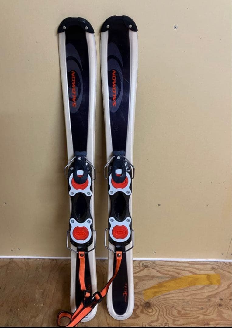 SALOMON スキー板