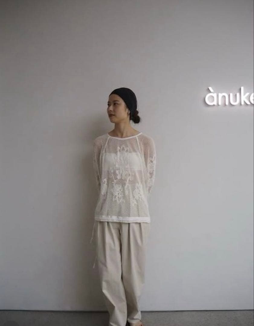 【anuke】　Embroidery Mesh Tops