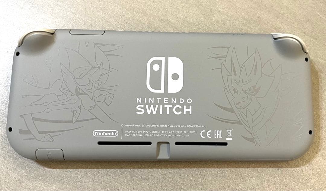 美品⭐︎ニンテンドー Switch Lite ポケモン 剣盾ver ケース付き