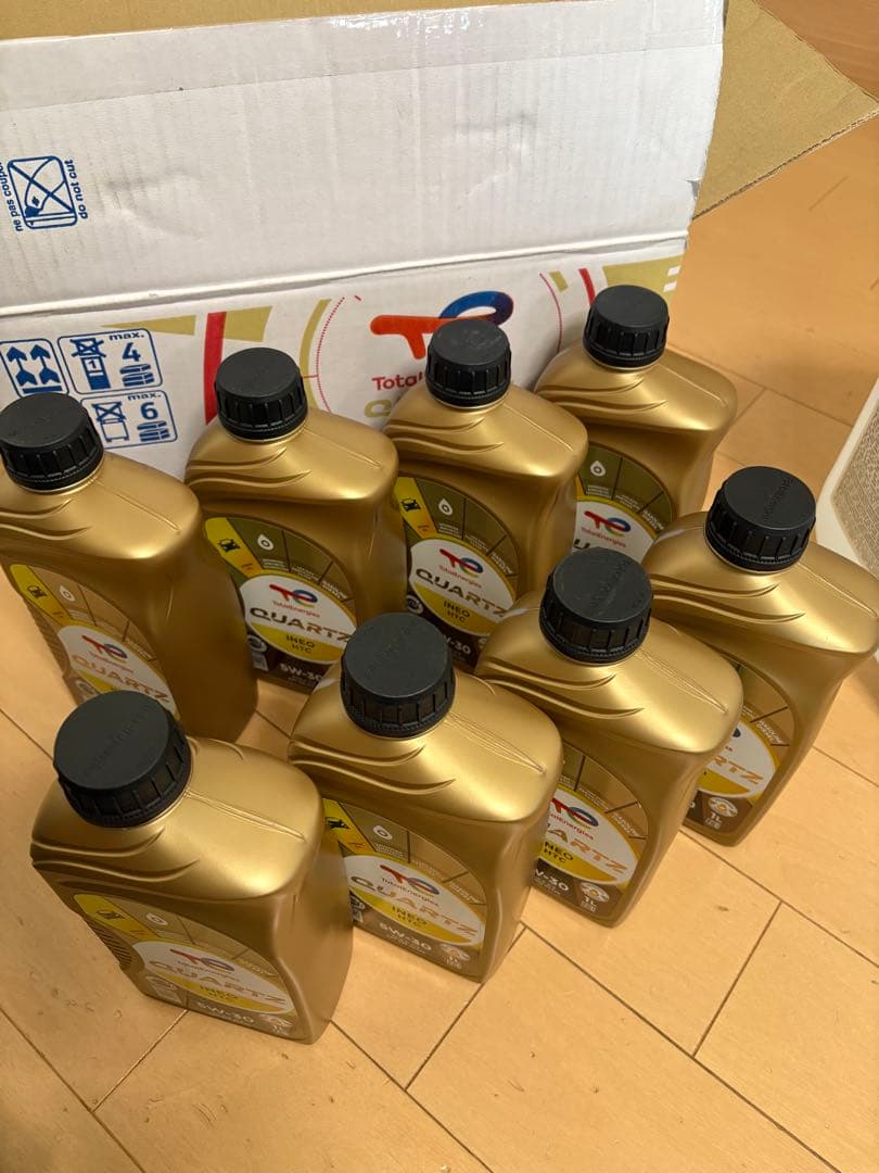 ⭐︎最終値下げ⭐︎8本セット‼︎QUARTZ INEO HTC 5W-30