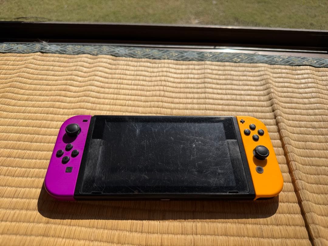 Nintendo Switch 紫とオレンジ