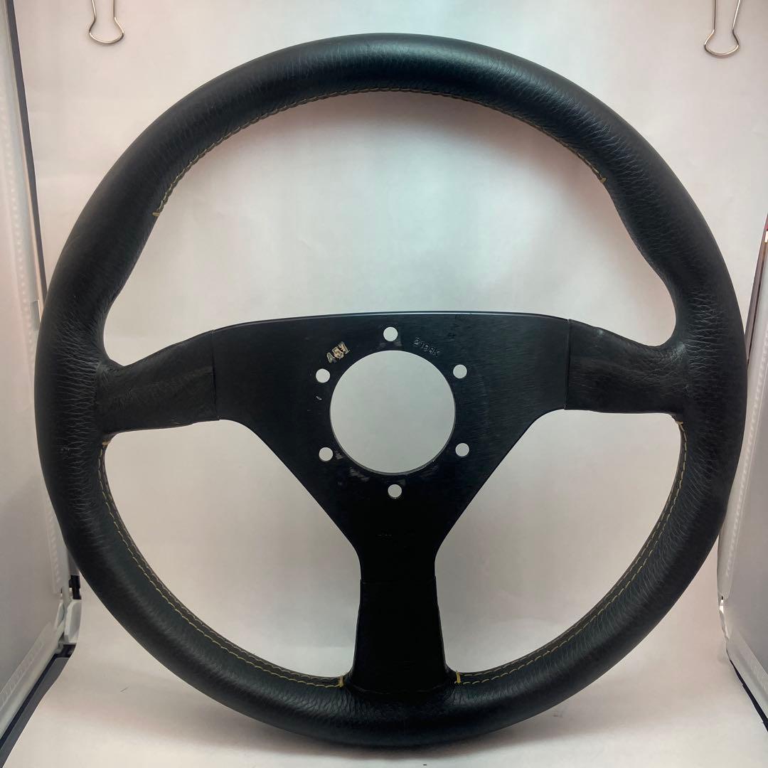 モモステアリング　約32センチ　MOMO レザーハンドル