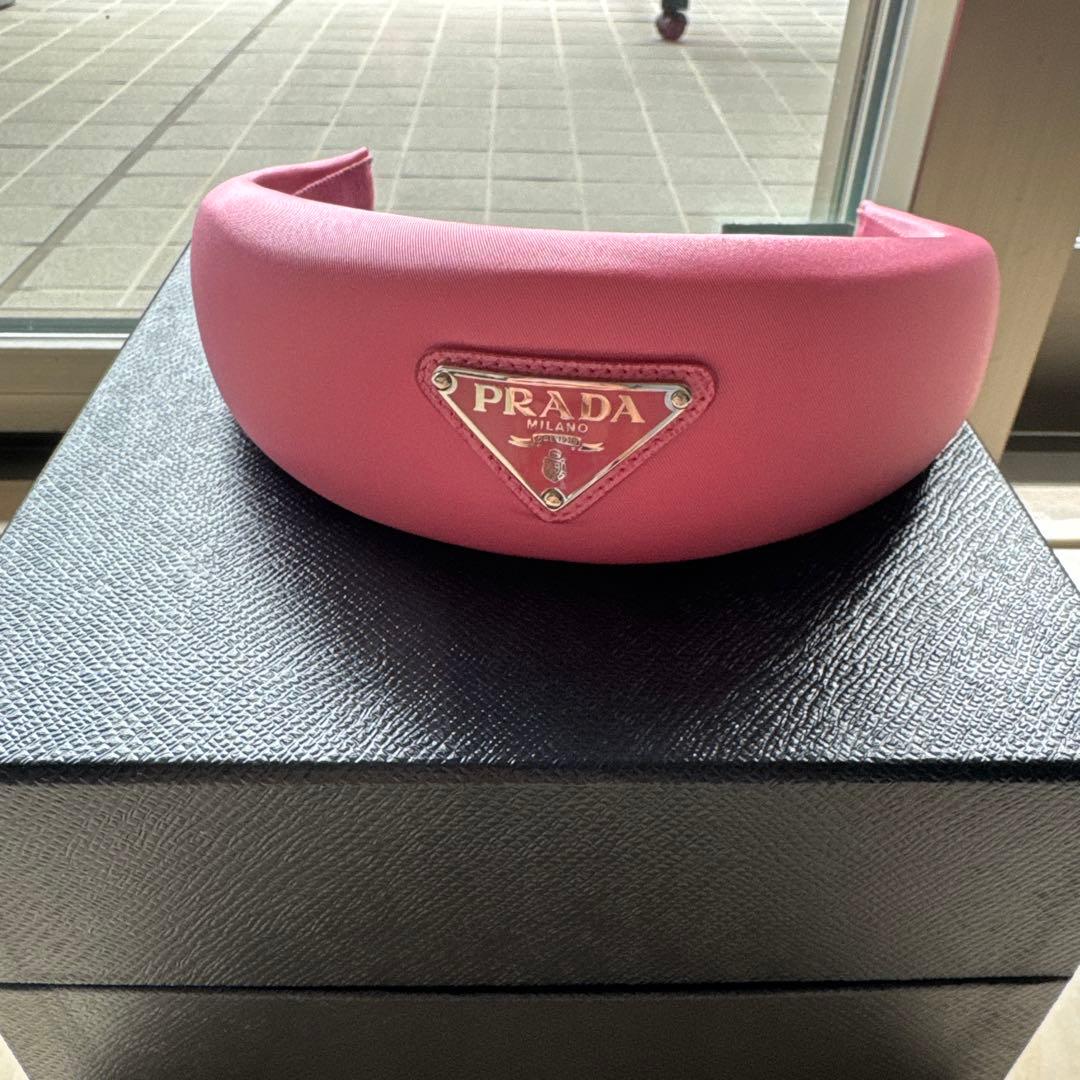 PRADA ピンク サテン ヘアバンド