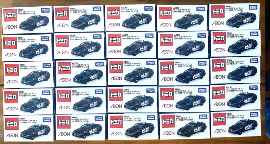 【新品未開封】25台　トミカ　イオン限定　NO.74スカイライ ンカナダ警察