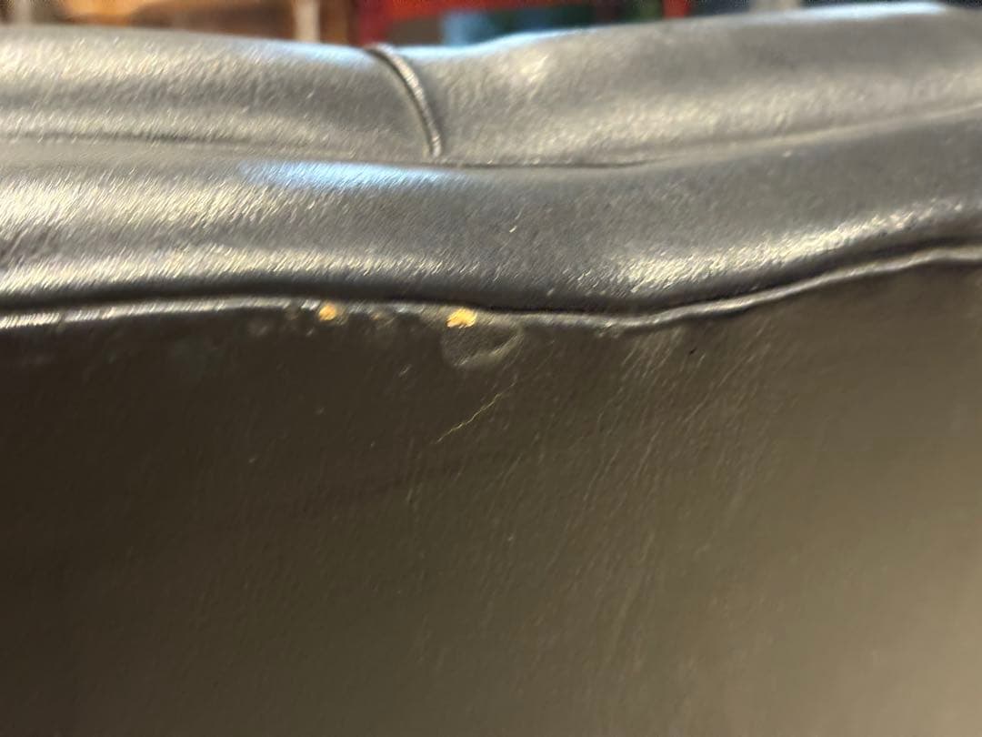 ②karimoku カリモク　レザーソファ　本革　リベット打ち　アンティーク　G