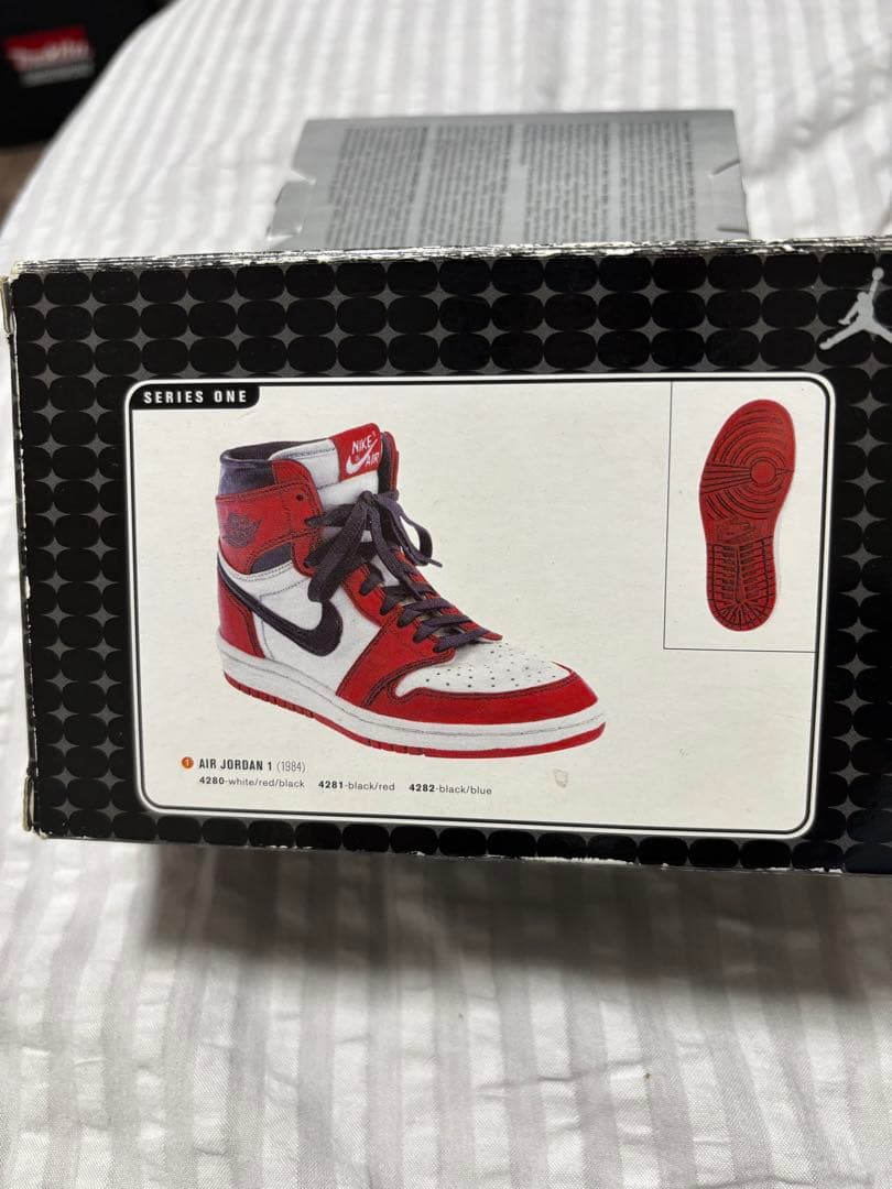Air Jordan 1 ロイヤル　陶器フィギュア