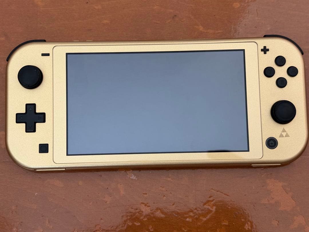 中古美品！ Nintendo Switch Lite本体 ハイラルエディション