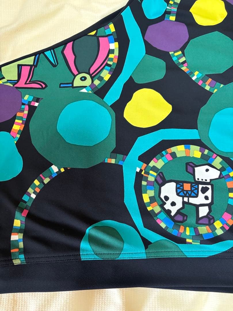 『未使用に近い』⭐️トクコプルミエヴォル⭐️黒地にカラフル動物が描かれたチュニック❣️