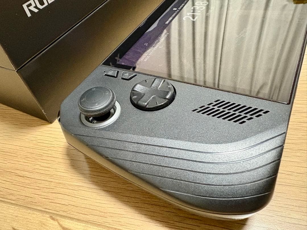 ASUS ROG Ally X 【ゲーミングUMPC】　ケース付き　美品