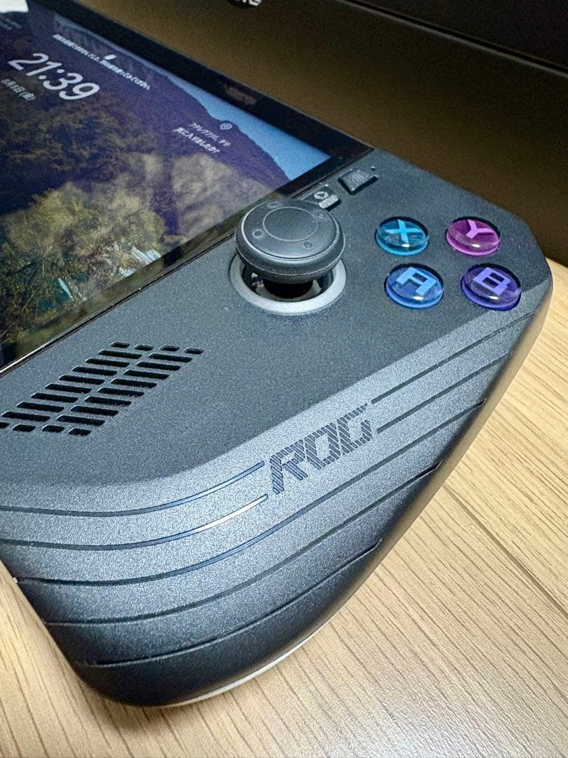 ASUS ROG Ally X 【ゲーミングUMPC】　ケース付き　美品