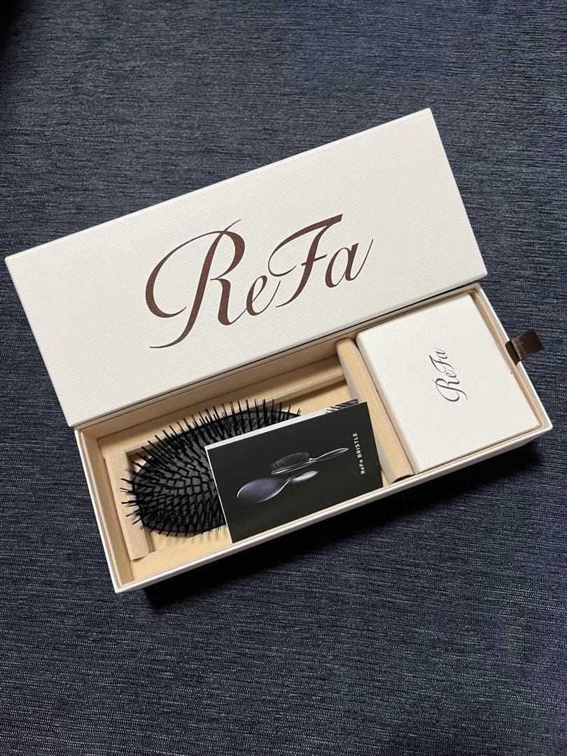 ReFa リファブリスル　ヘアブラシ ３日間の値下げです。